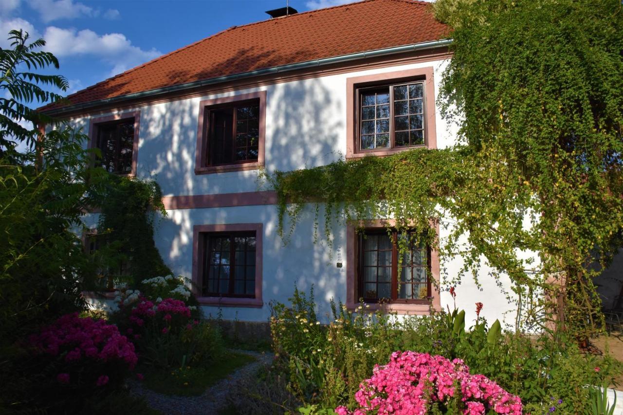 Ubytovani Pod Jilmem Zumberk Bagian luar foto